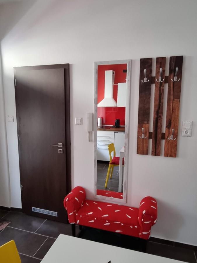 Apartamento Flóra apartman Szeged Exterior foto