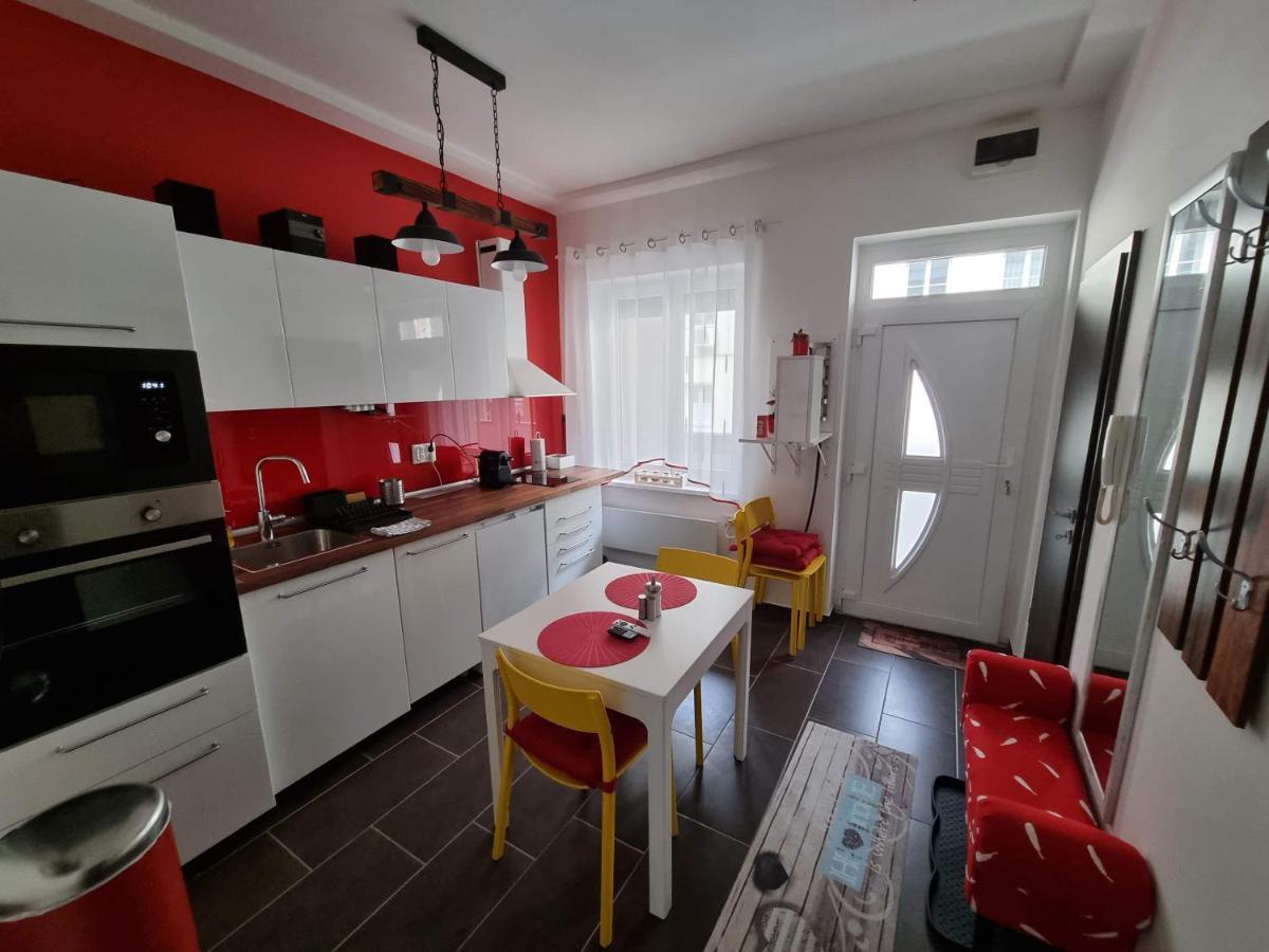 Apartamento Flóra apartman Szeged Exterior foto